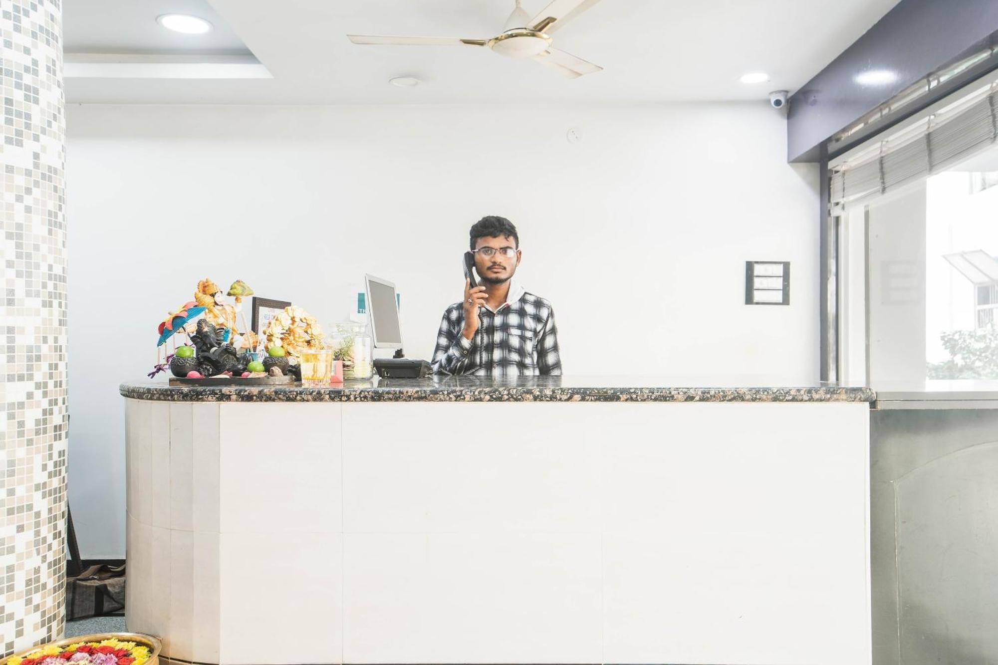 Capital O Aditya Grand Guntur Luaran gambar